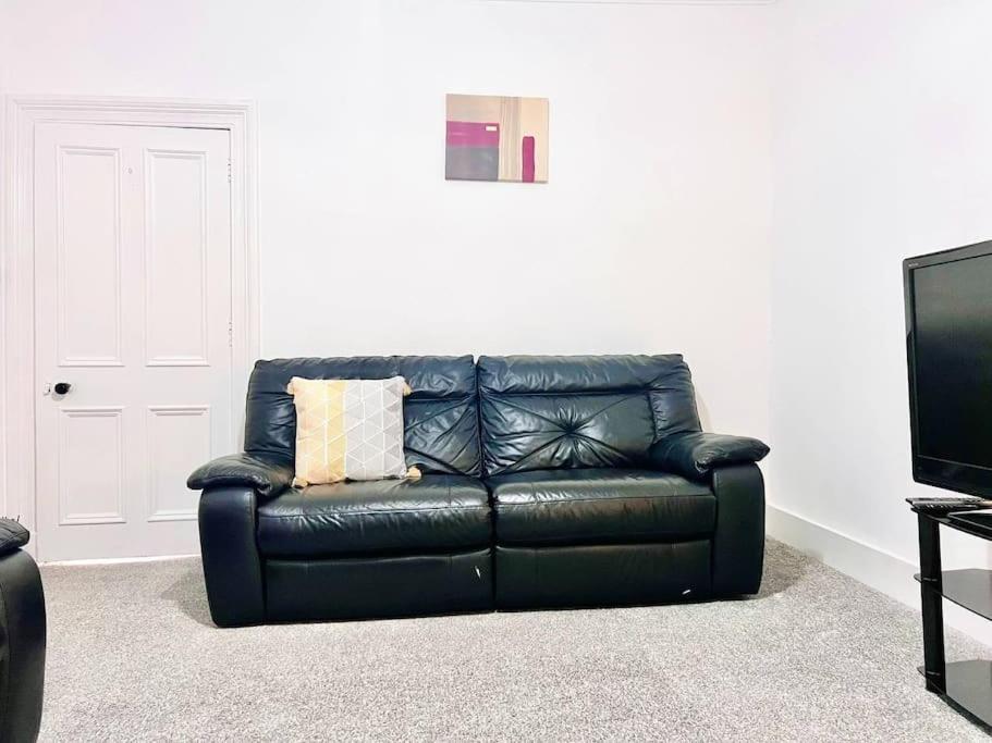 أبردين Crown House Two Bedroom Apartment المظهر الخارجي الصورة